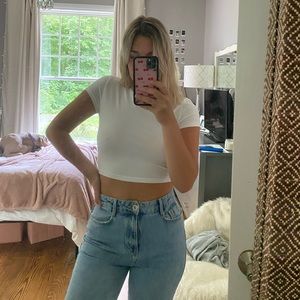 Aritzia TNA cropped t shirt